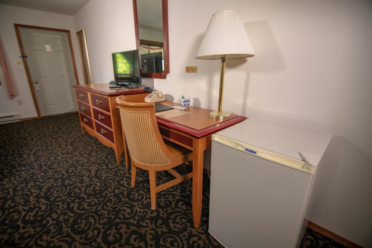 Coachlite Inn Систер-Бэй Экстерьер фото