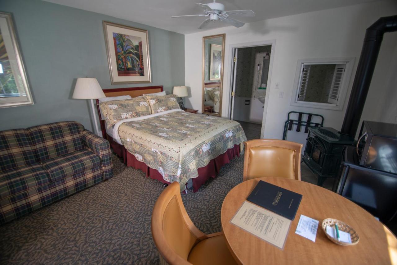 Coachlite Inn Систер-Бэй Экстерьер фото