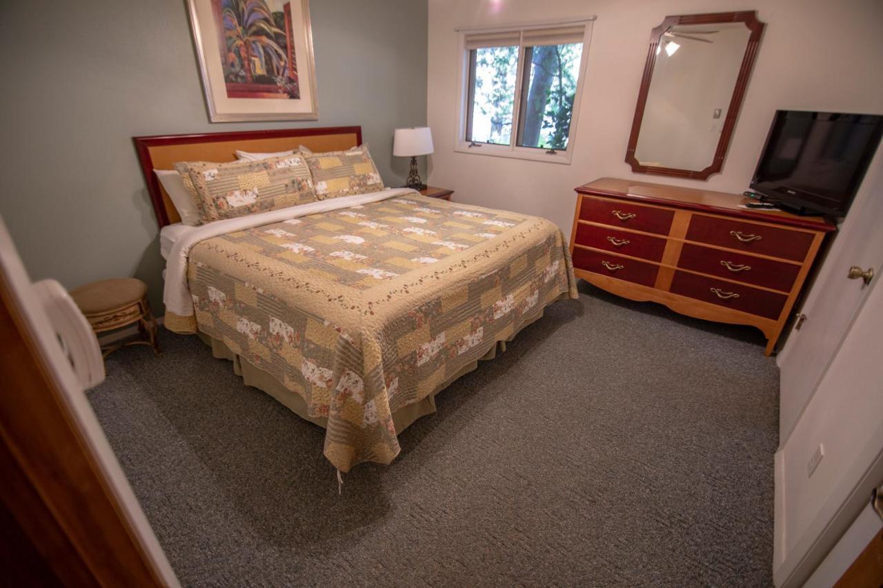 Coachlite Inn Систер-Бэй Экстерьер фото