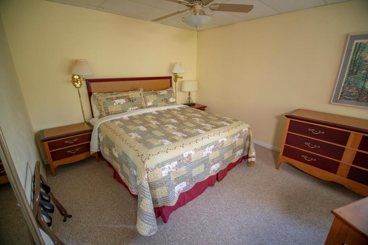 Coachlite Inn Систер-Бэй Экстерьер фото