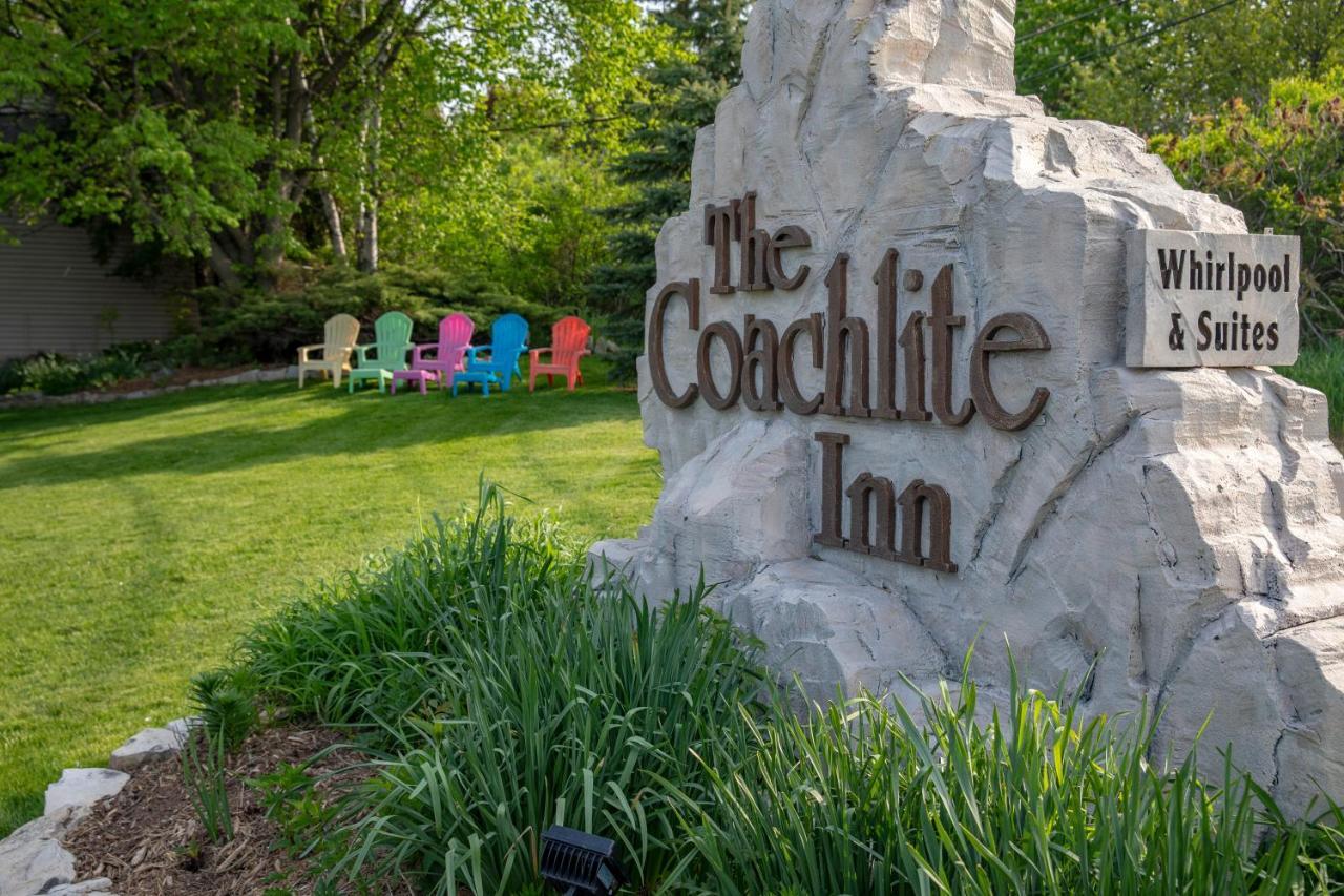 Coachlite Inn Систер-Бэй Экстерьер фото